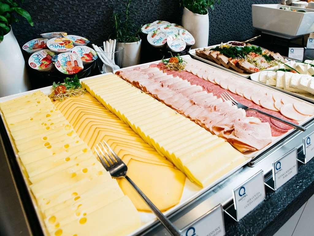 Q Hotel Krakow Makanan Segera gambar